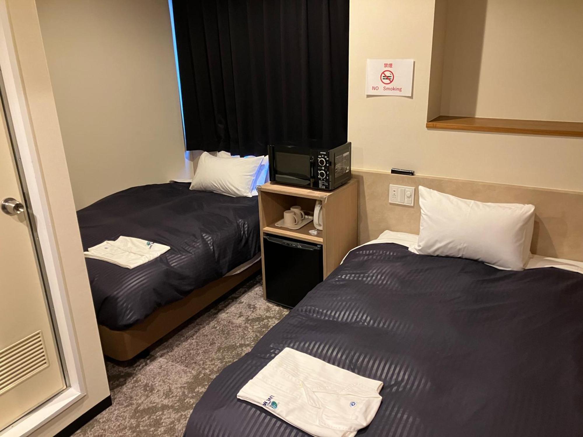Hotel Livemax Mihara Ekimae מראה חיצוני תמונה
