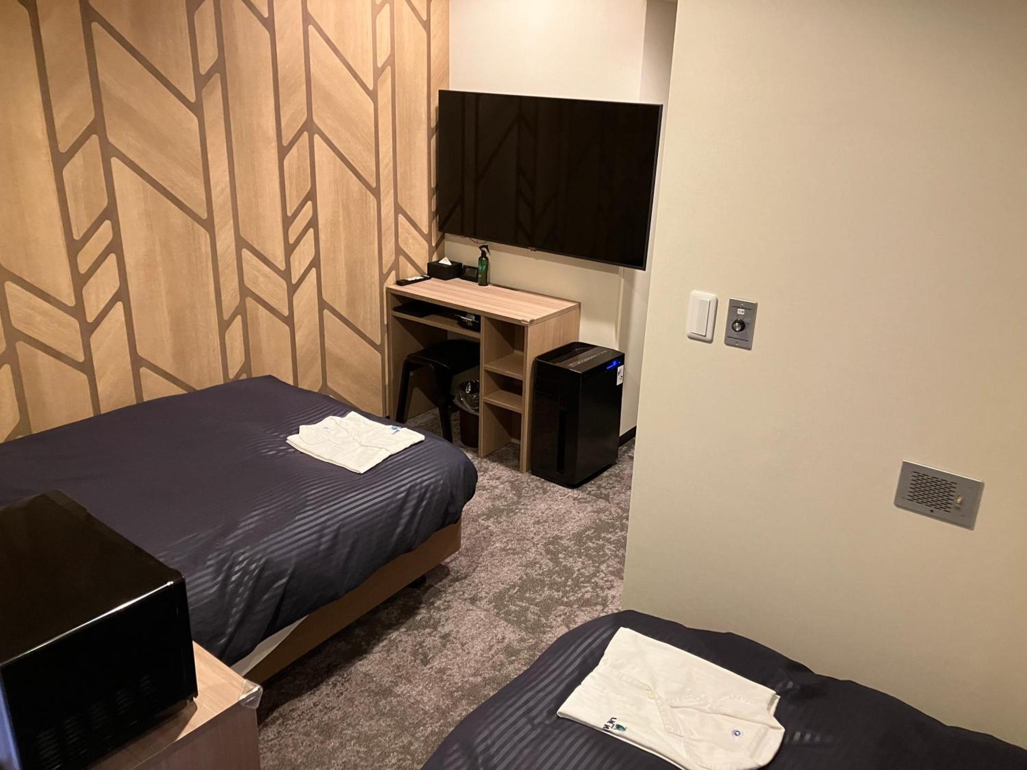 Hotel Livemax Mihara Ekimae מראה חיצוני תמונה